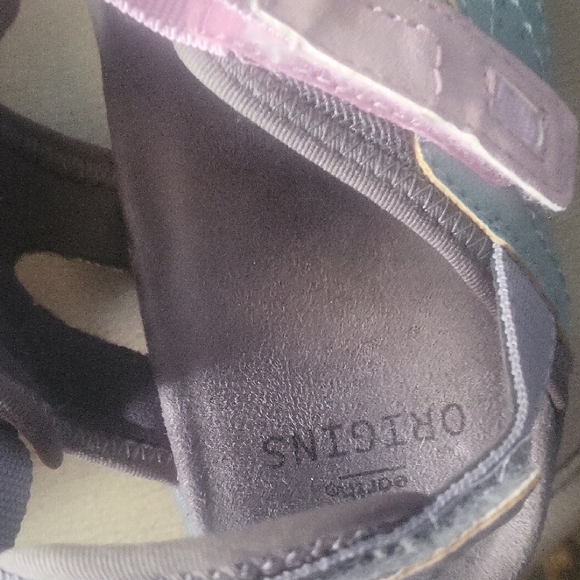 Earth Women's Sandals in Pink and Gray - Picture 5 of 5